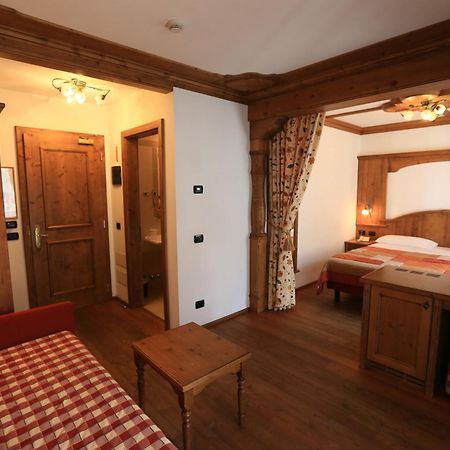 Hotel Laurin Canazei Buitenkant foto