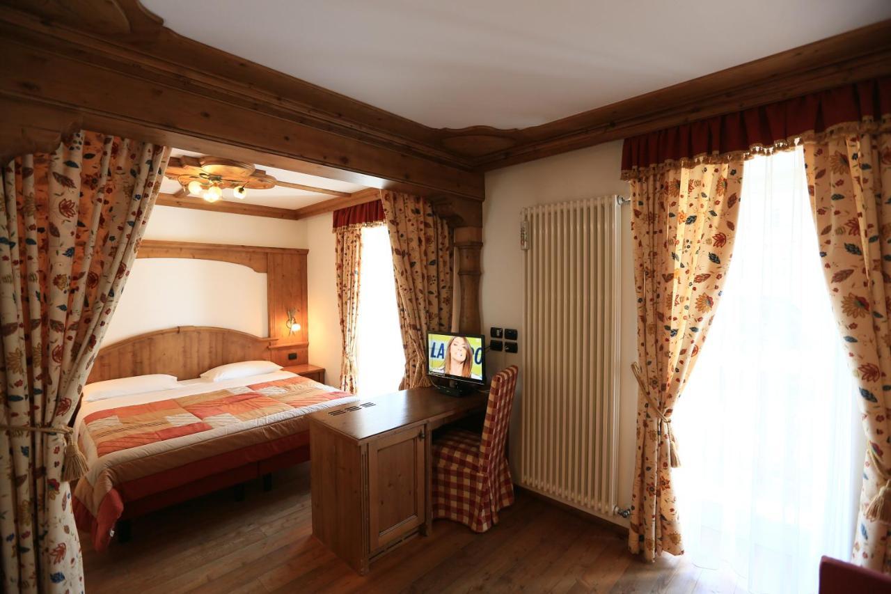 Hotel Laurin Canazei Buitenkant foto