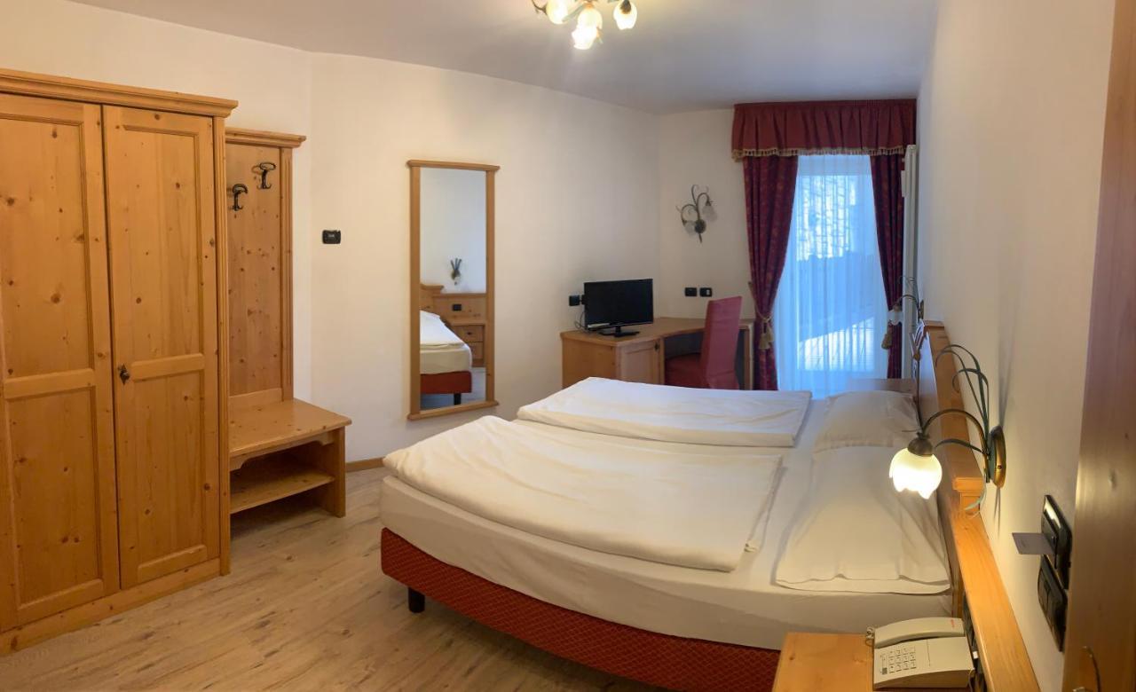 Hotel Laurin Canazei Buitenkant foto