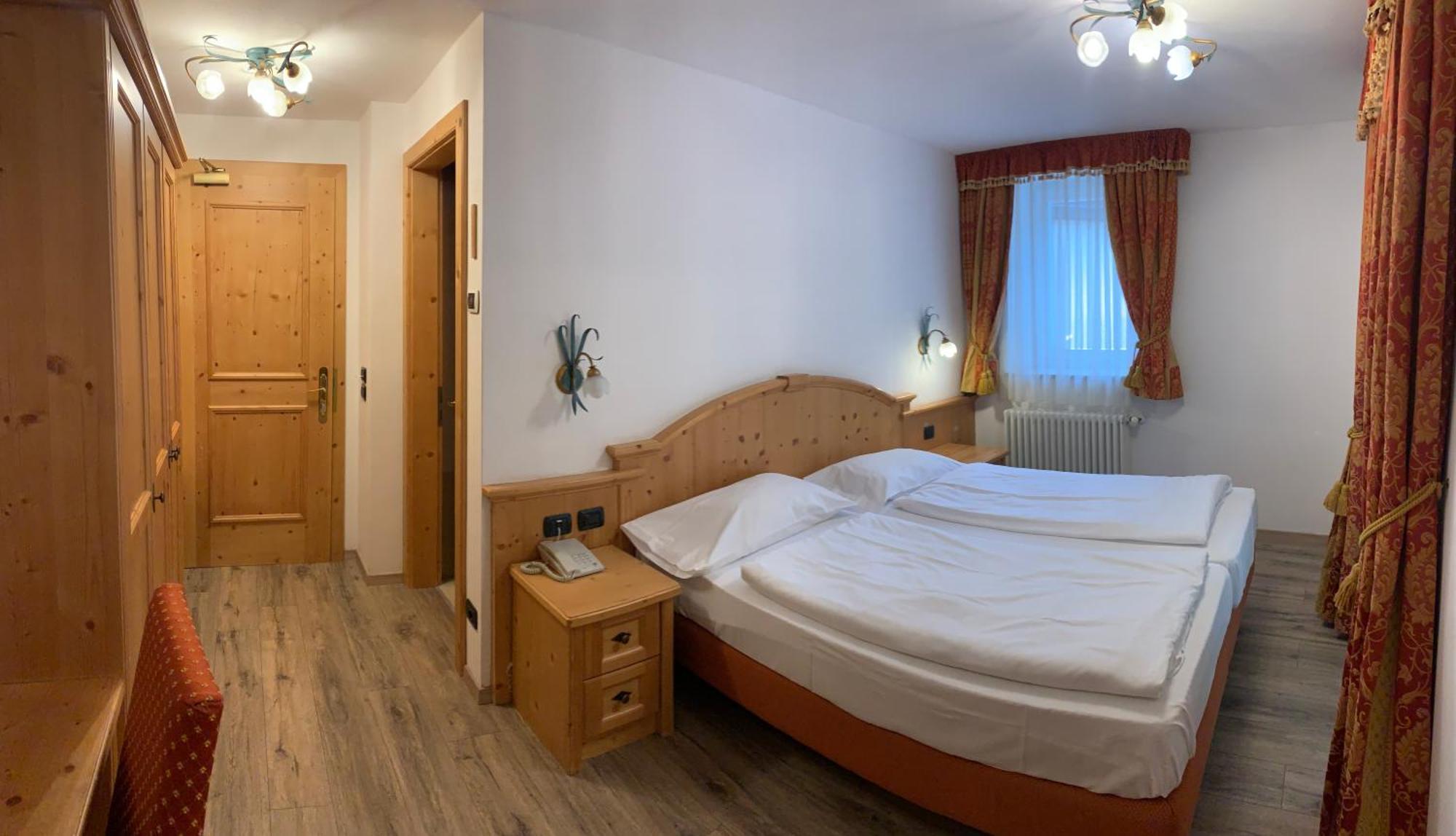 Hotel Laurin Canazei Buitenkant foto